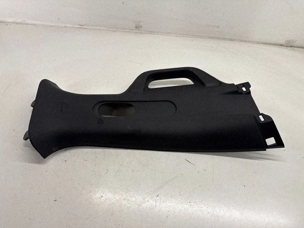 (B) pillar trim (top) – Dodge RAM 1500 DS (2009-)
