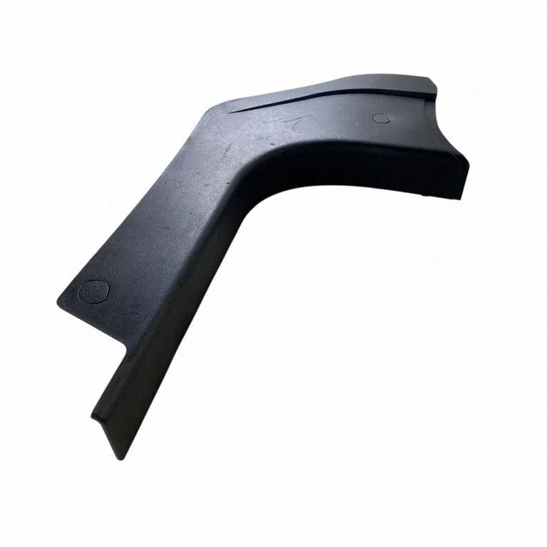 Foot area side trim 6700113680