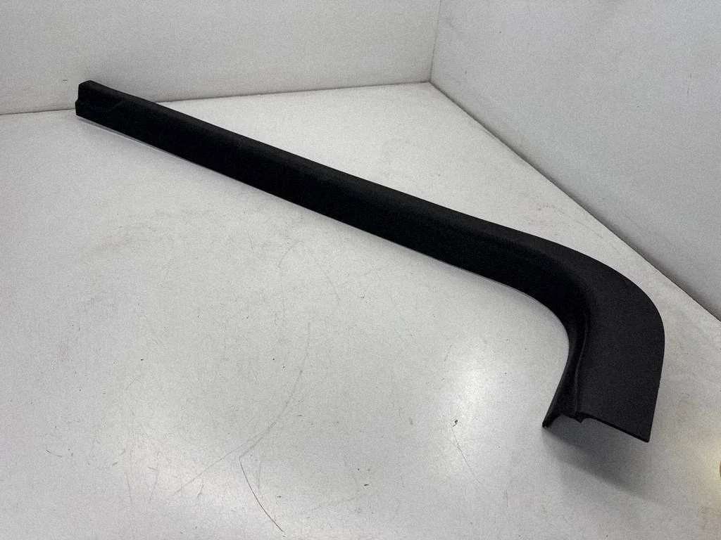 Front sill trim cover 84339479