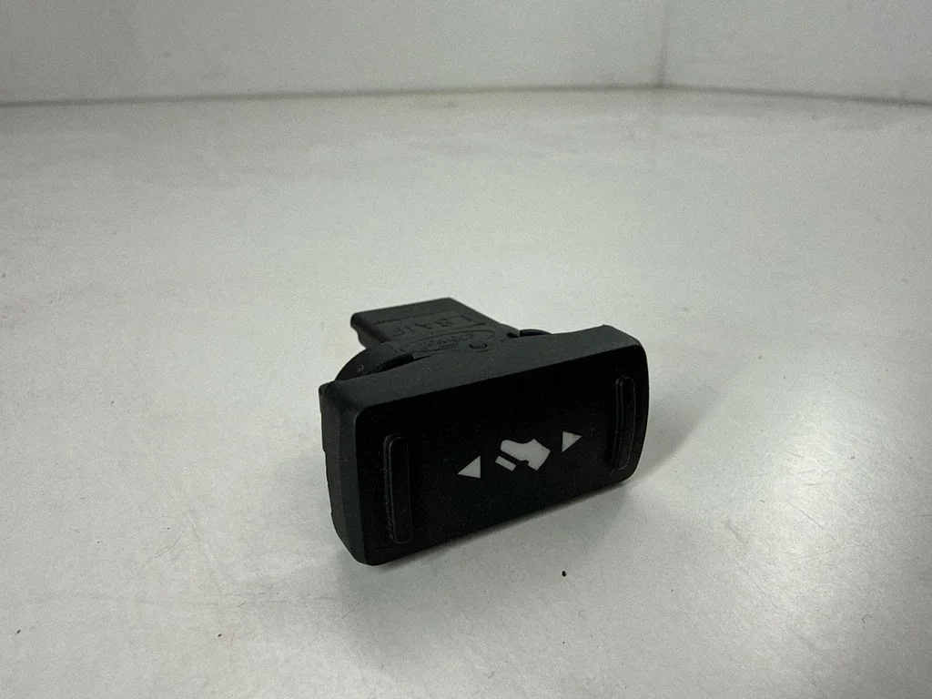 Muud lülitid / nupud / hoovad GB5T14B494ABW