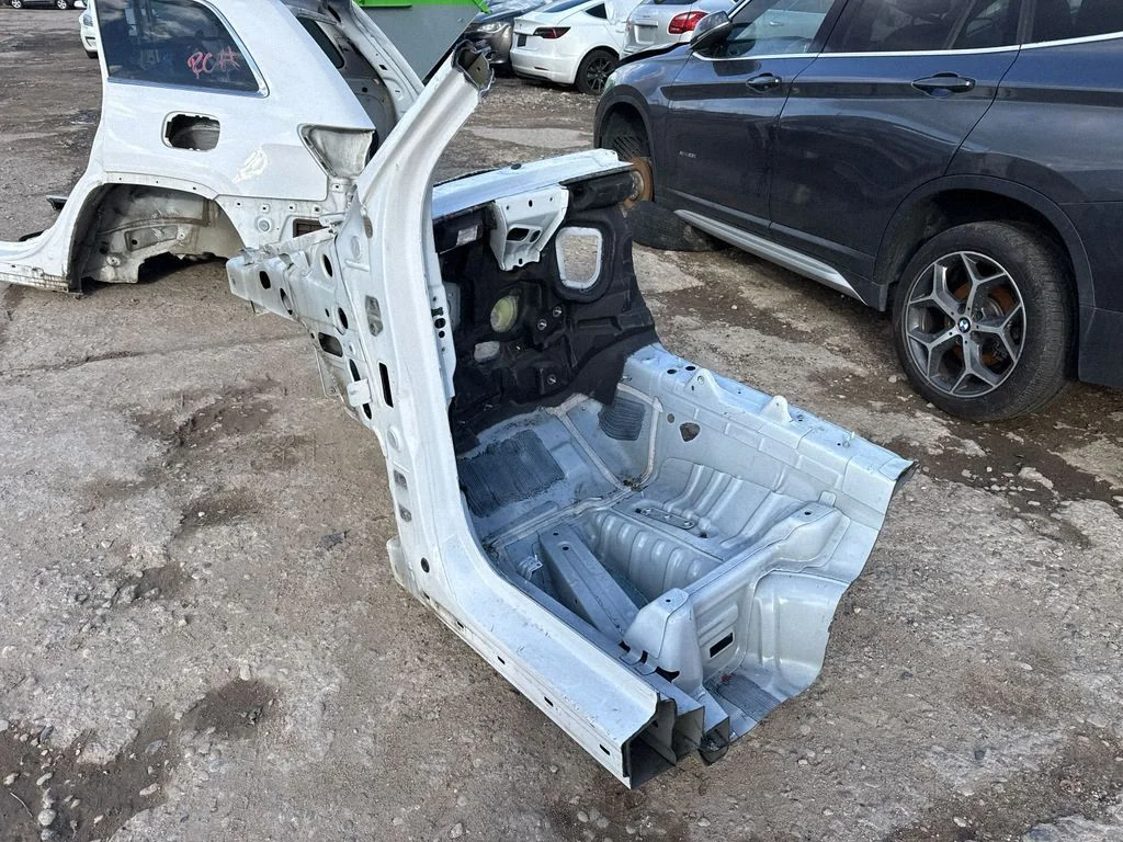Front quarter panel 68636867AA