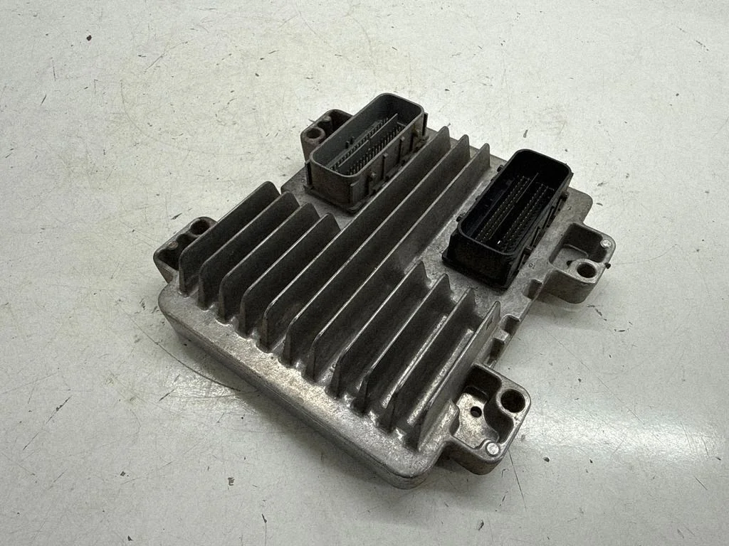 Dzinēja vadības bloks 12633238