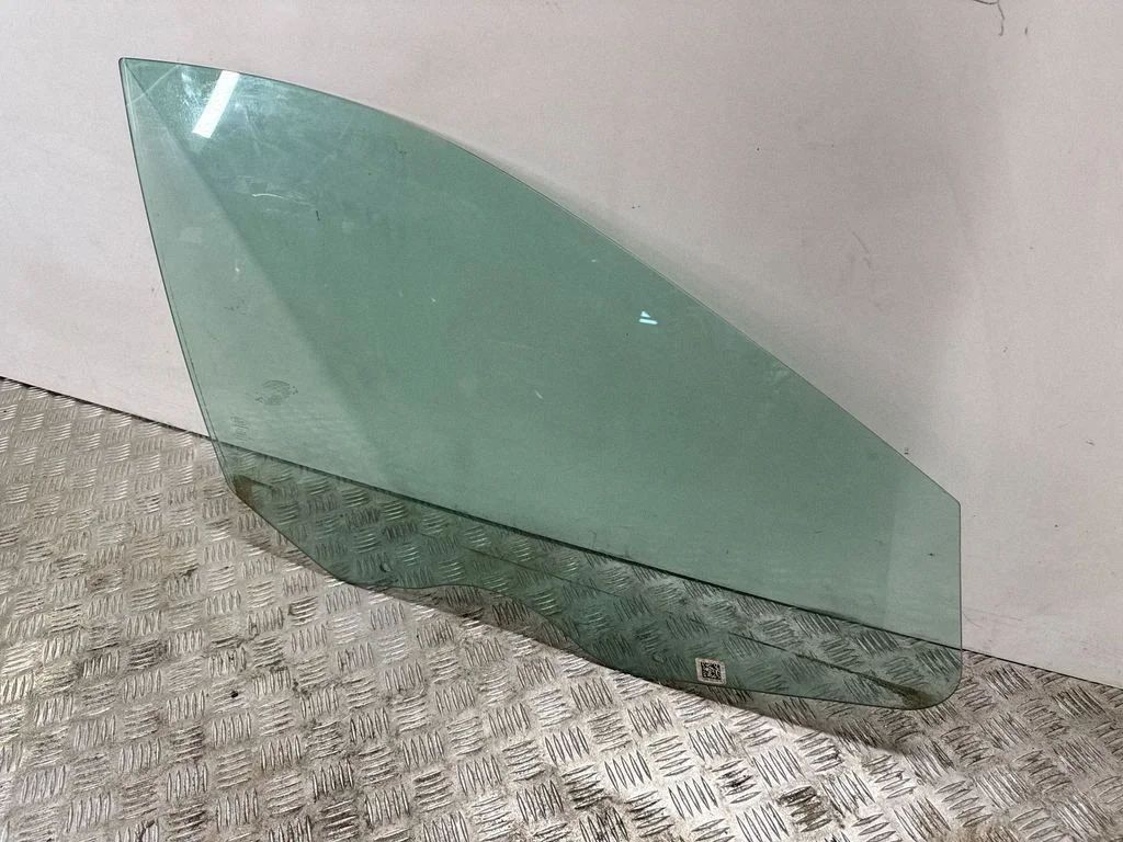 Front door window glass four-door LJ6BS21410AC