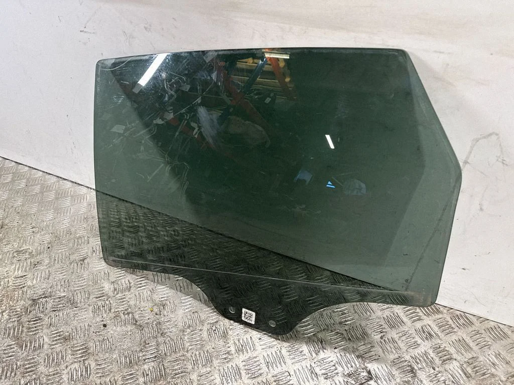 Rear door window glass LJ6BS25713BB