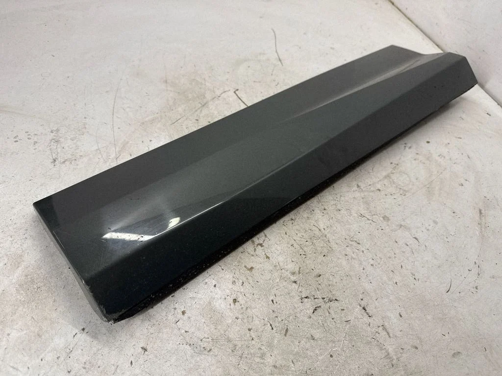 Rear door trim (molding) 83A853969