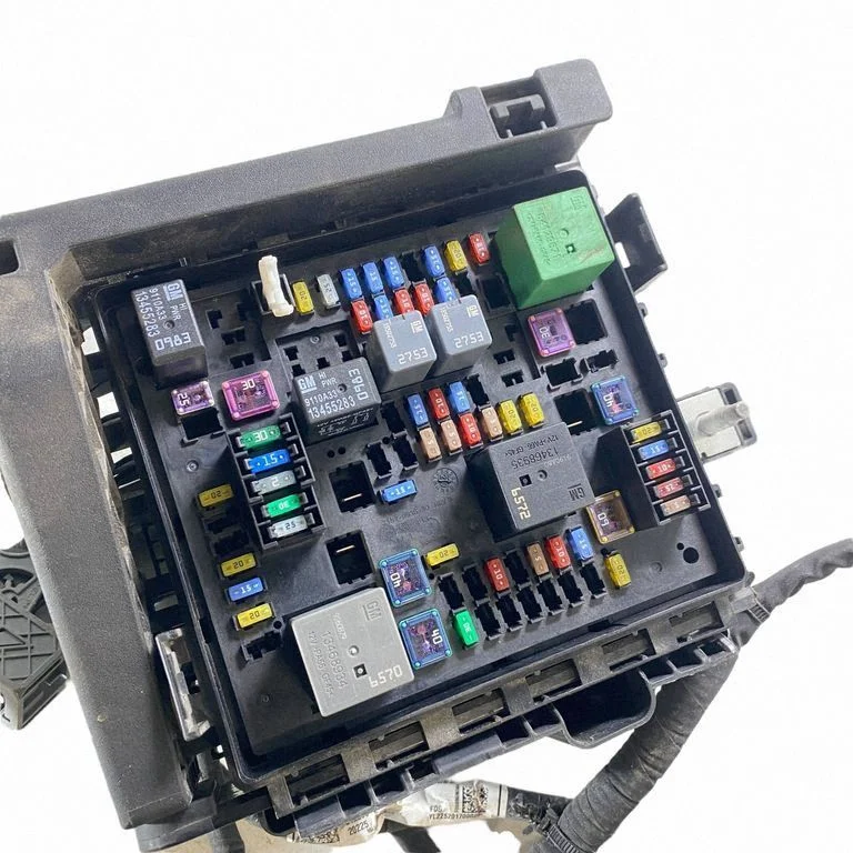 Fuse box set 84793350
