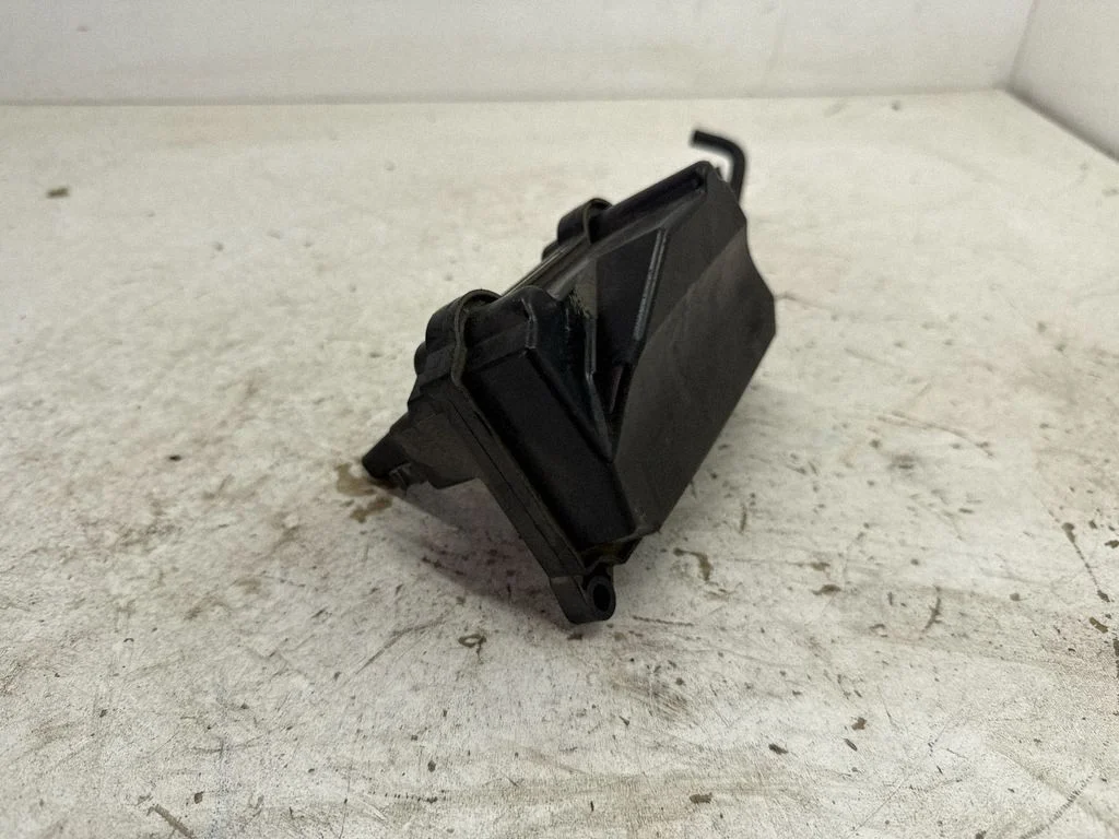 Kita variklio skyriaus detalė