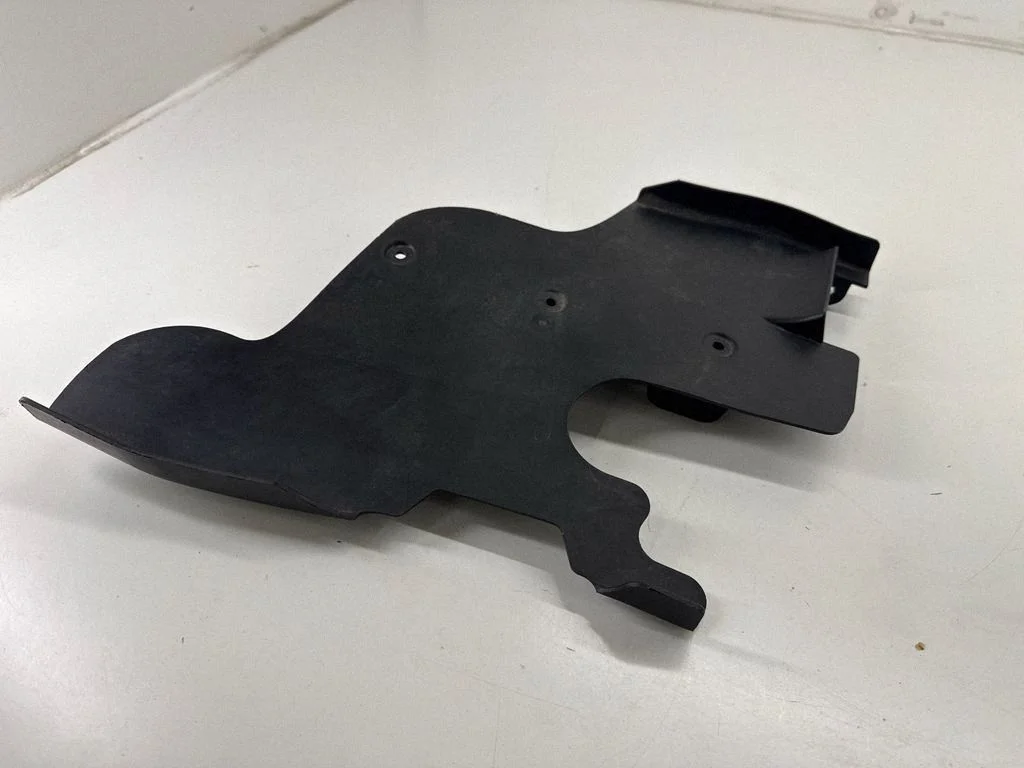 Front underbody cover/under tray 23508022