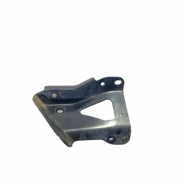 Other engine bay part 04593904AB