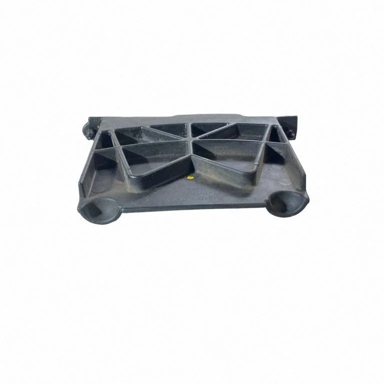 Other engine bay part 7T4E7A828DC