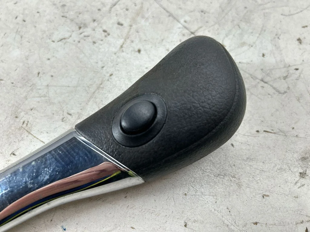 Gear lever shifter trim leather/knob 349104BA1A