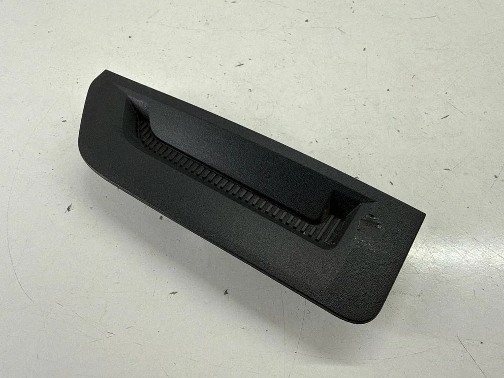 Fender trim (molding) M1PB16C216AB
