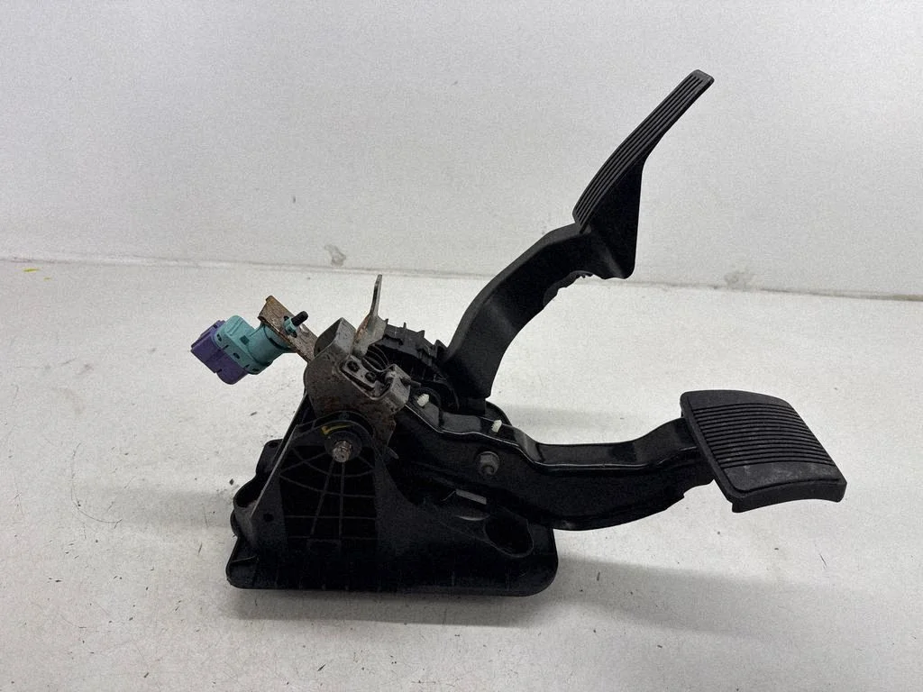 Pedal assembly 68306536AB
