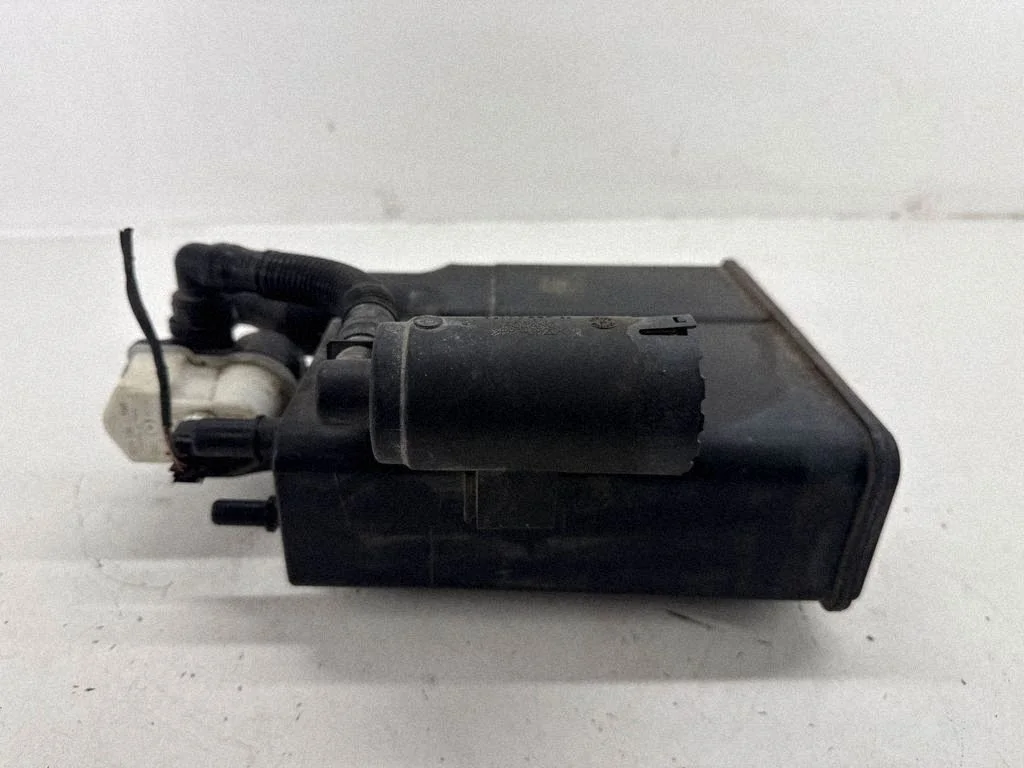 Active carbon filter fuel vapour canister 7185155