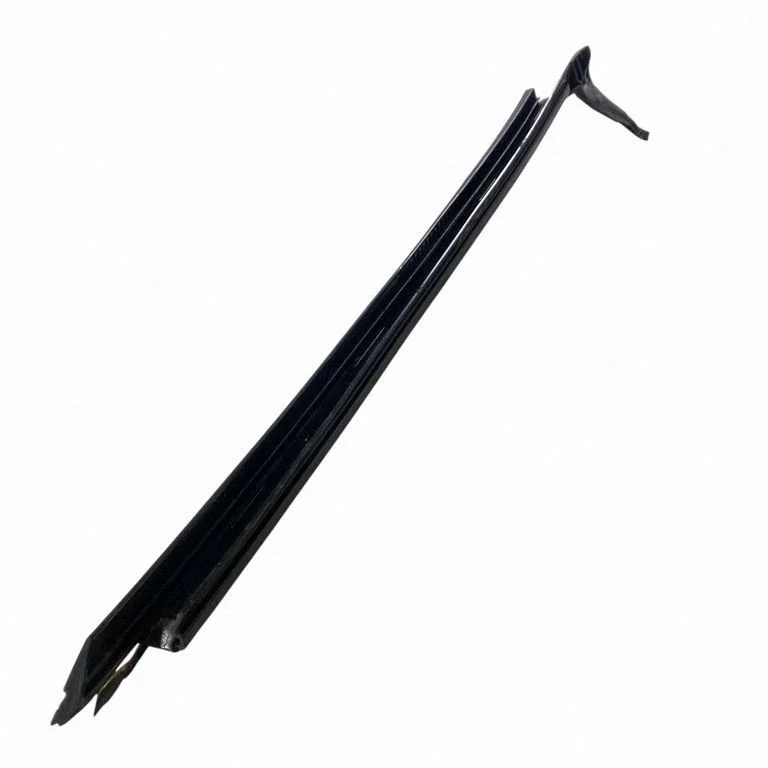 Windshield trim FR3B7602565