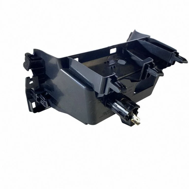 12 V lizdas (priekyje)