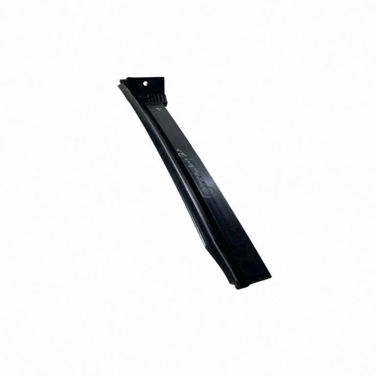 Front door glass trim molding – Ford Mustang VI (2015-)