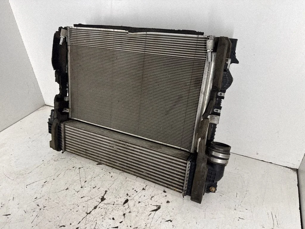 Radiatoru komplekts F2GH19E908AC