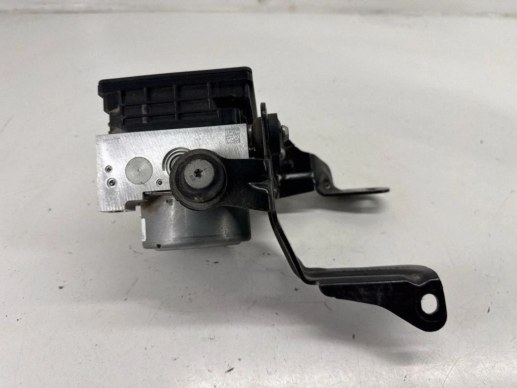 ABS block LX6C2B373KE