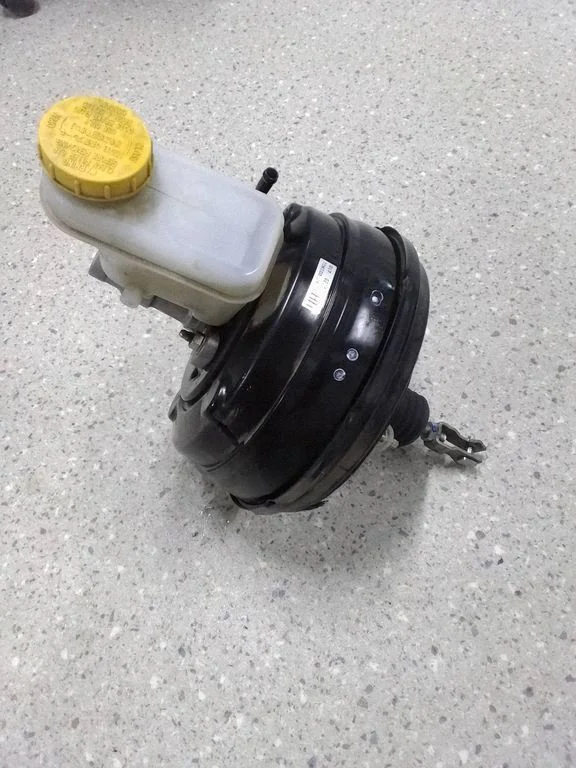 Brake booster 26402FL011