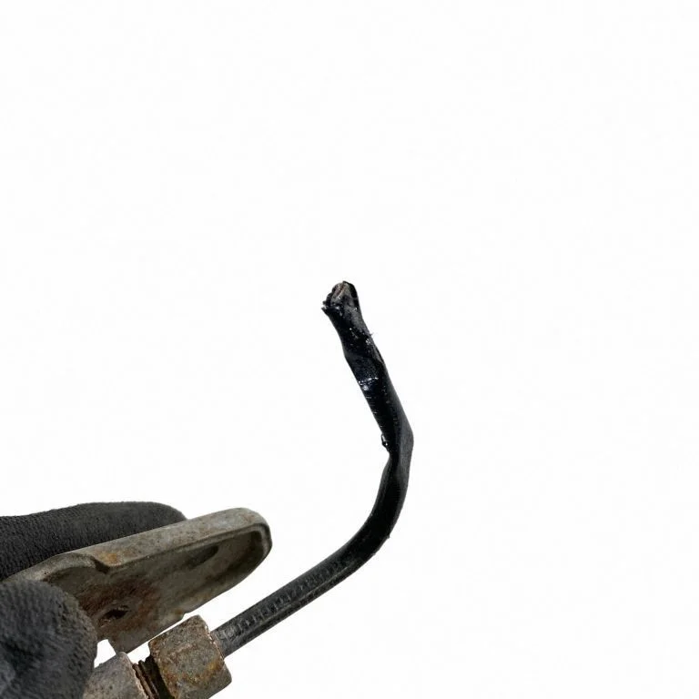 Brake line pipe/hose – front left