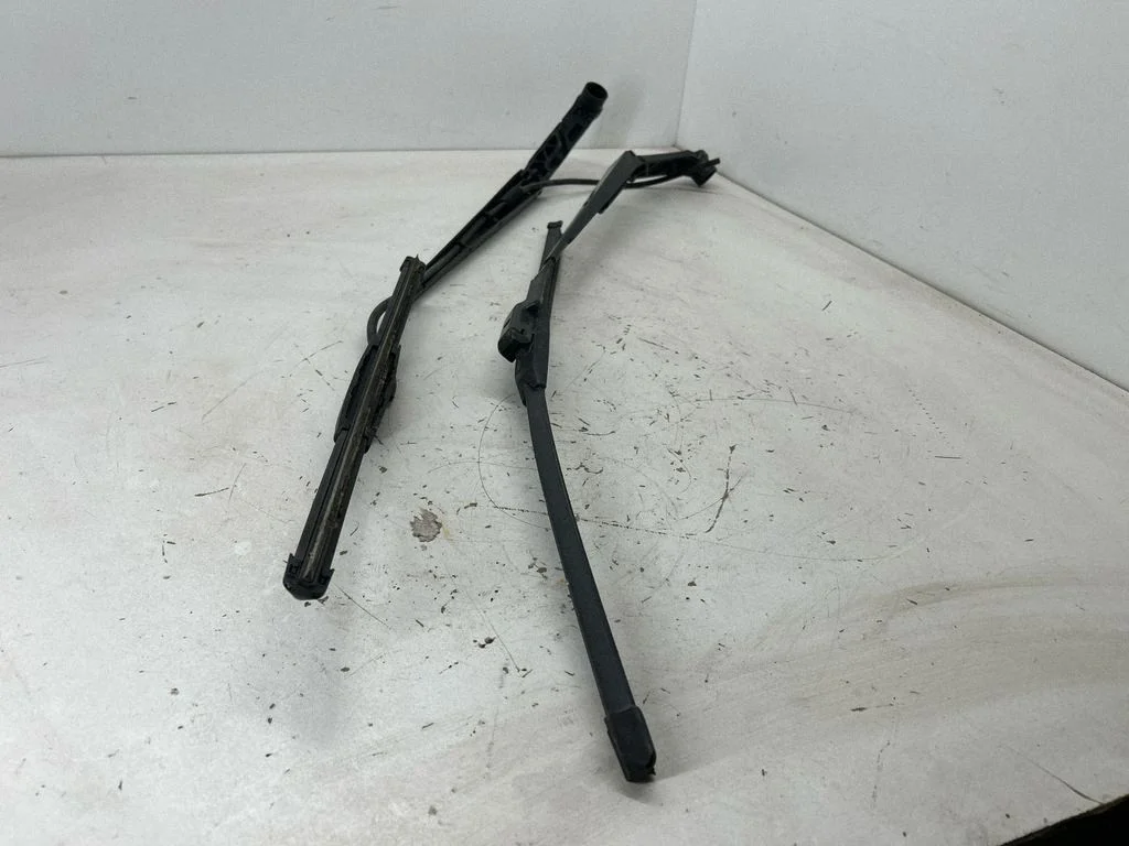 Front wiper blade arm 86532SJ100