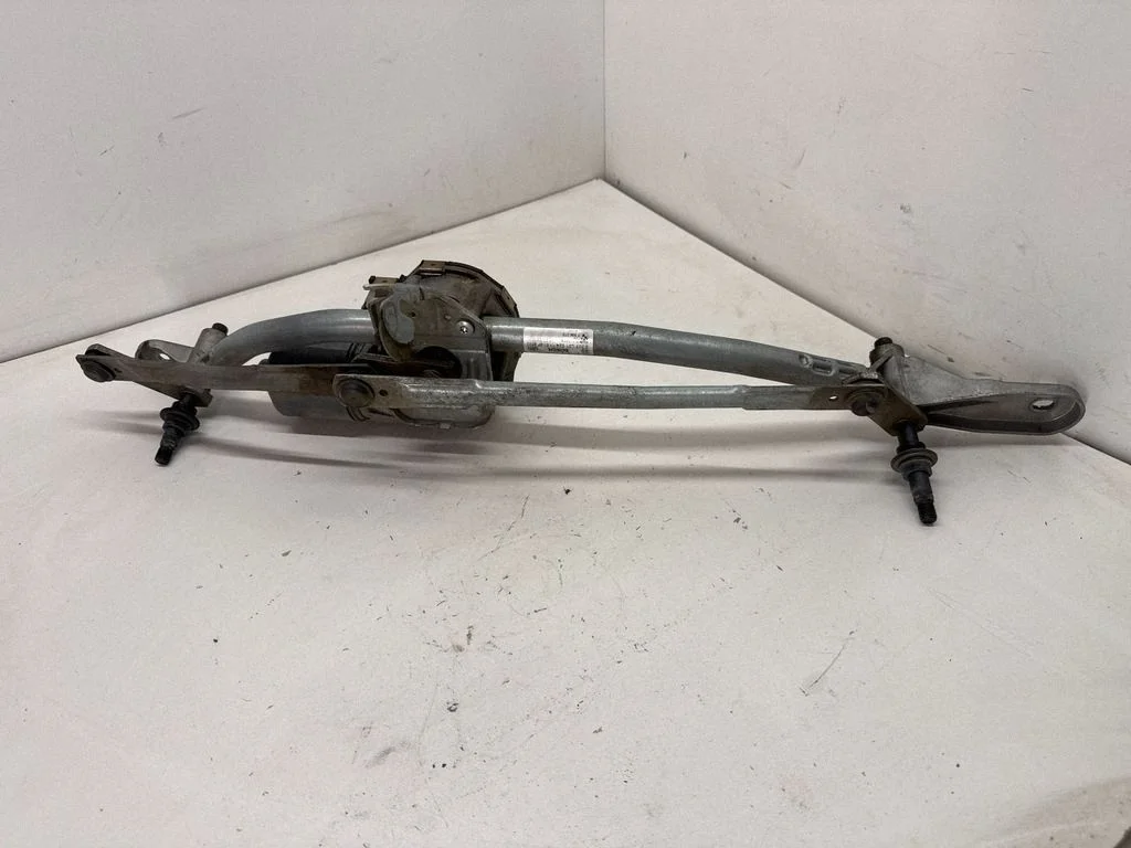 Front wiper linkage and motor 7306272