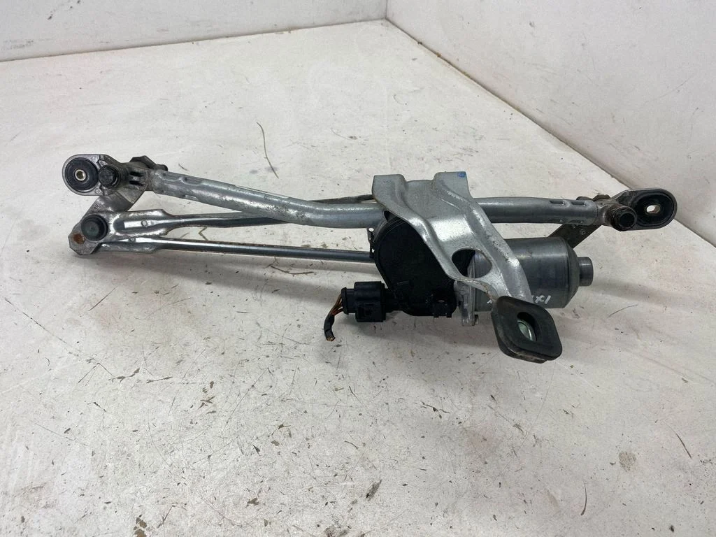 Front wiper linkage and motor – BMW X1 F48 F49 (2015-2022)