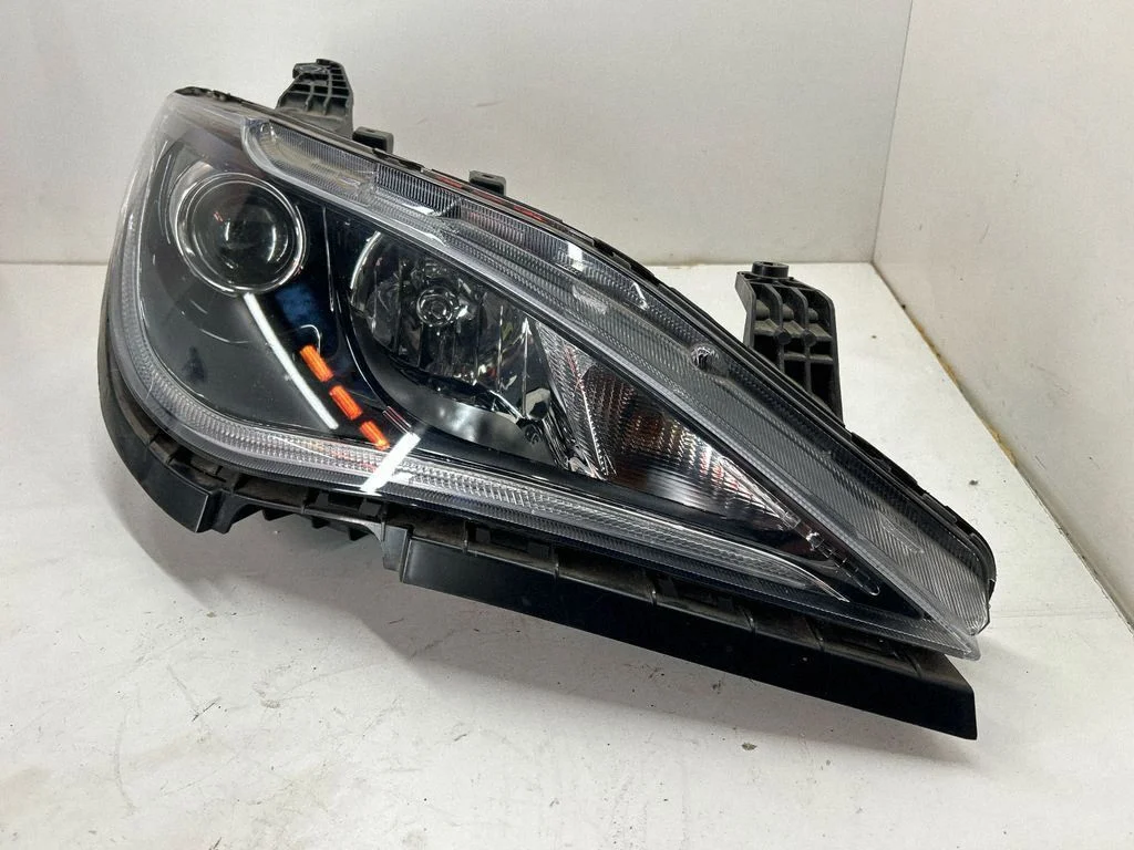 Headlight/headlamp 68370844AD