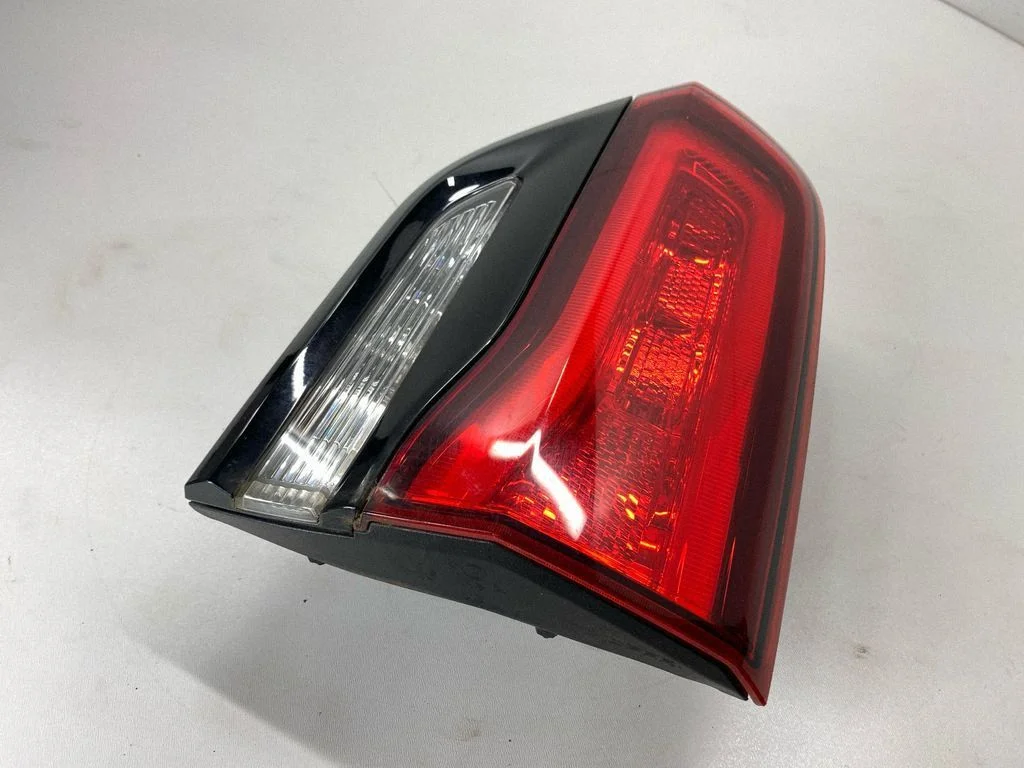 Tailgate rear/tail lights 020818A
