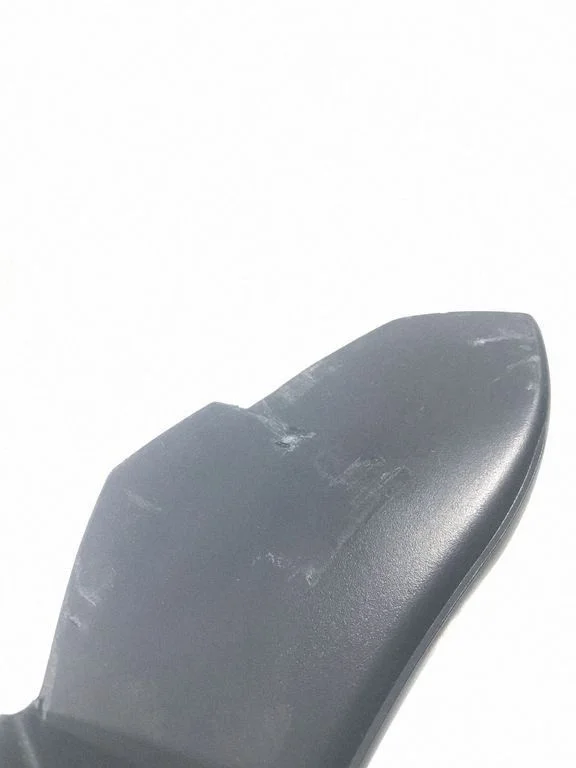 Rear/tail light trim molding 63134AL01A