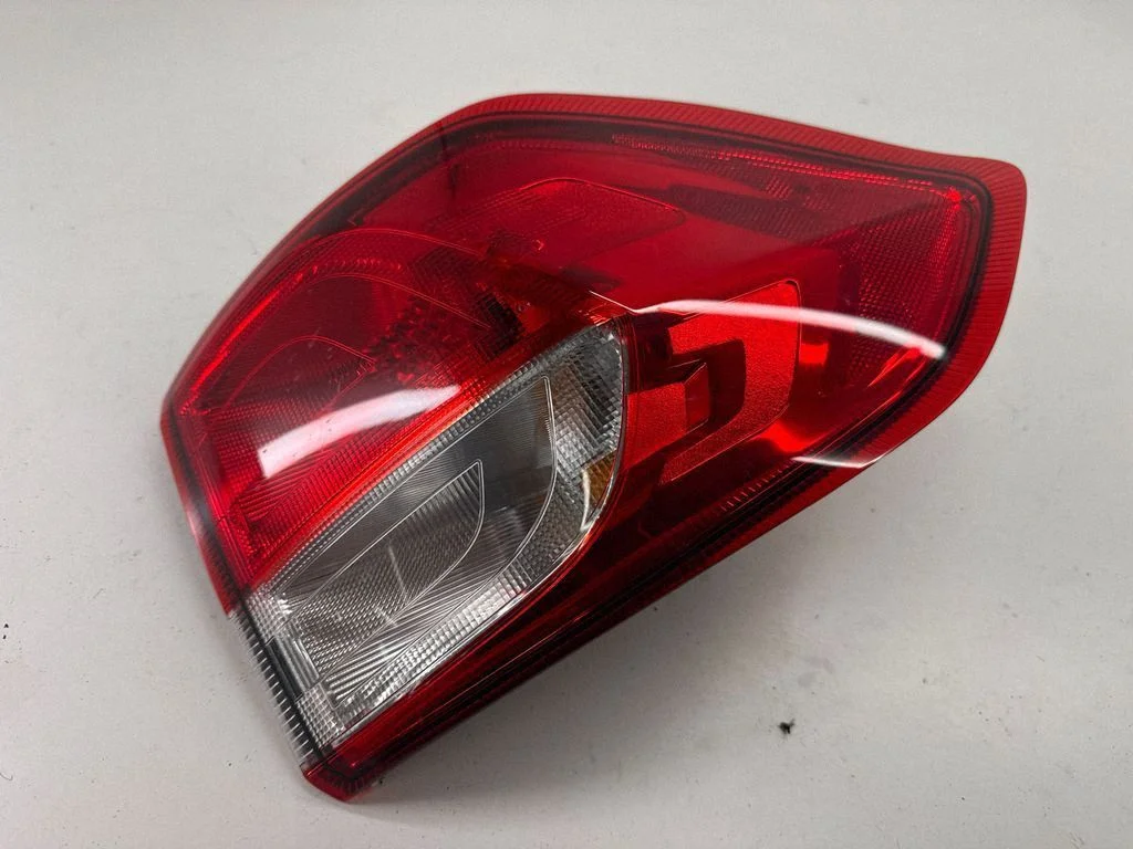 Lampa tylna w błotniku GN1513405CE