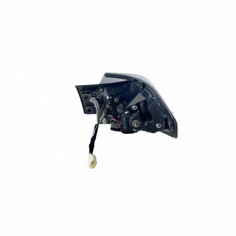 Lampa tylna w błotniku KB8A51160