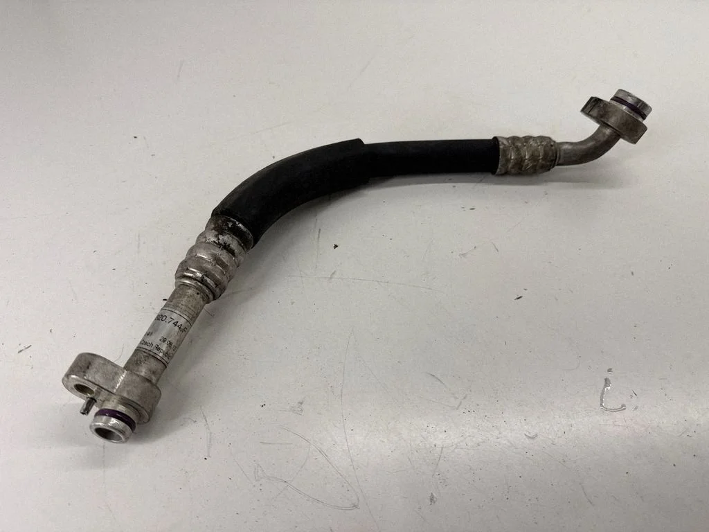 Air conditioning (A/C) pipe/hose 7P5820744F