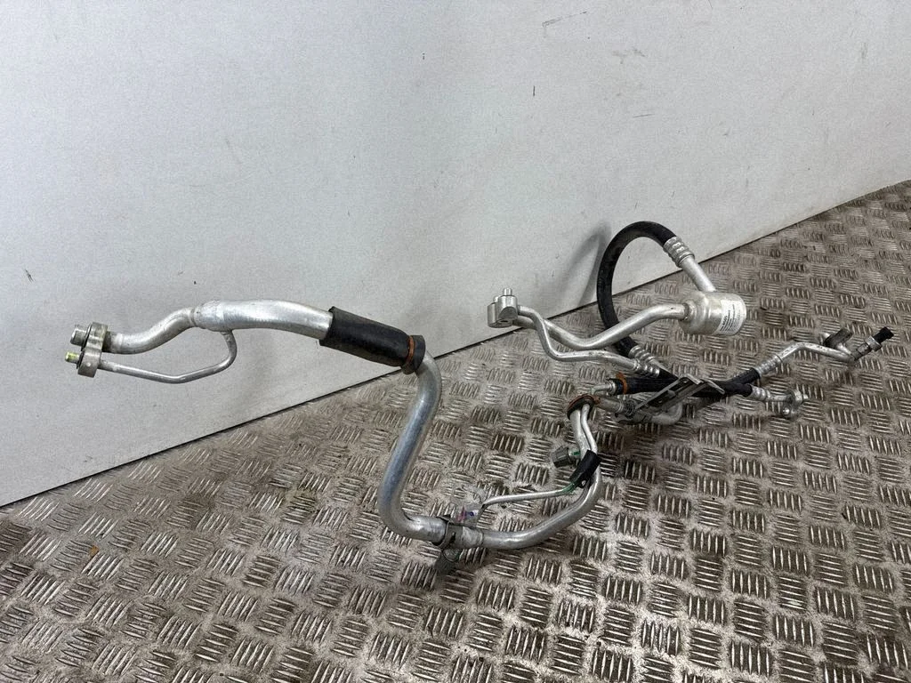 Air conditioning (A/C) pipe/hose 84008565