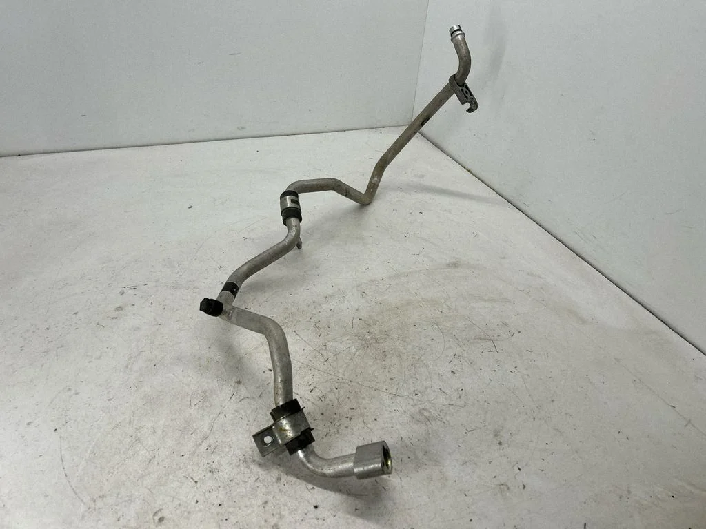 Air conditioning (A/C) pipe/hose 924504BA5B