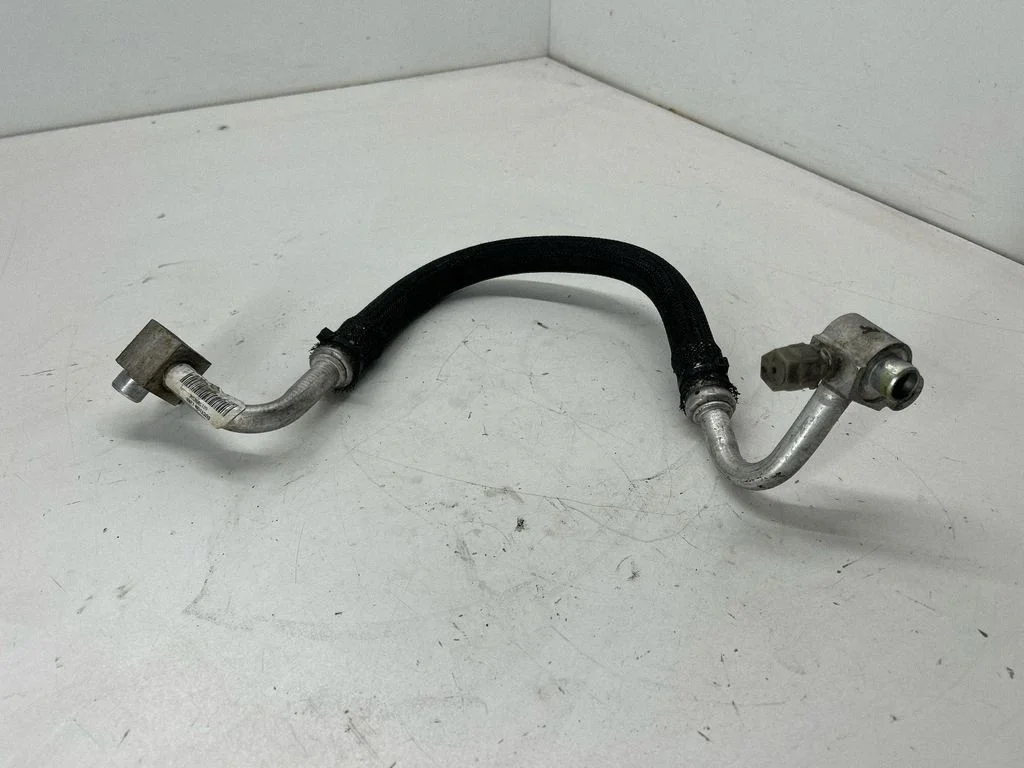 Air conditioning (A/C) pipe/hose