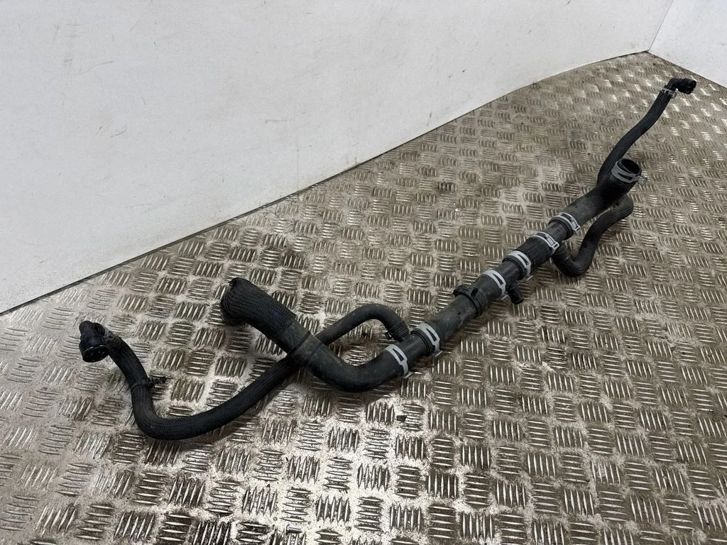 Engine coolant pipe/hose 84134905