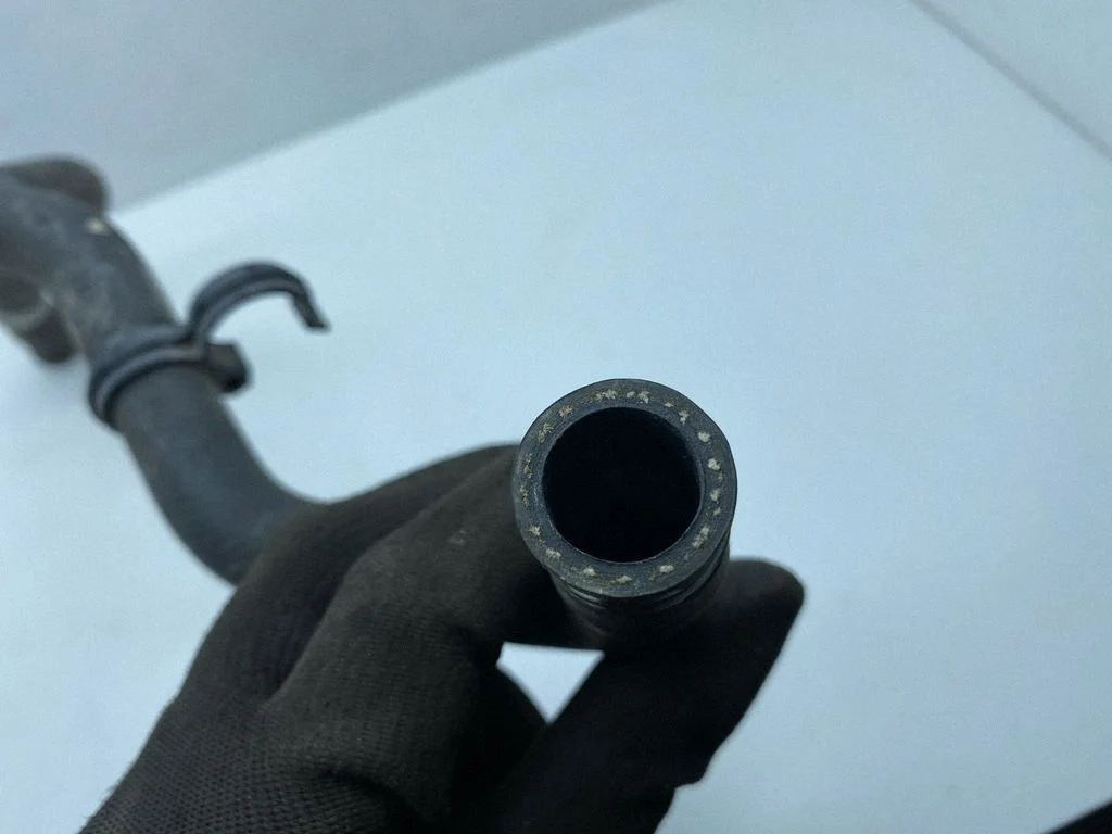Engine coolant pipe/hose