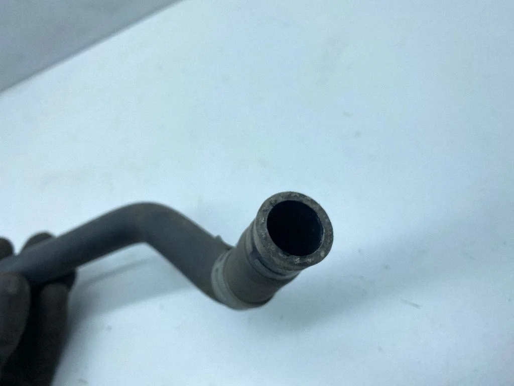 Engine coolant pipe/hose 21204AB350