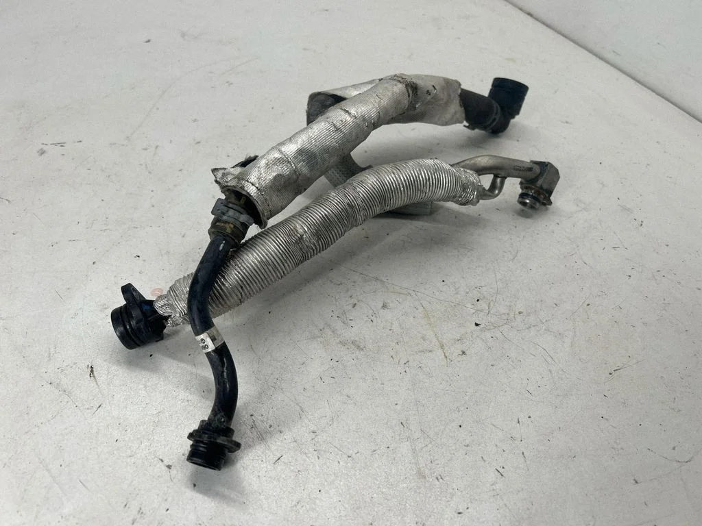 Engine coolant pipe/hose 06K121065R