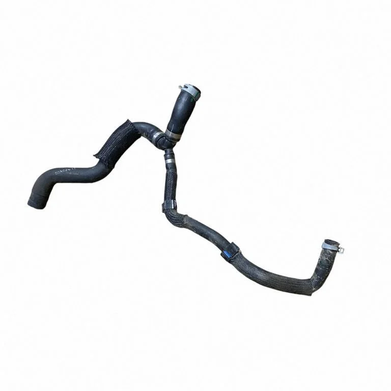 Engine coolant pipe/hose