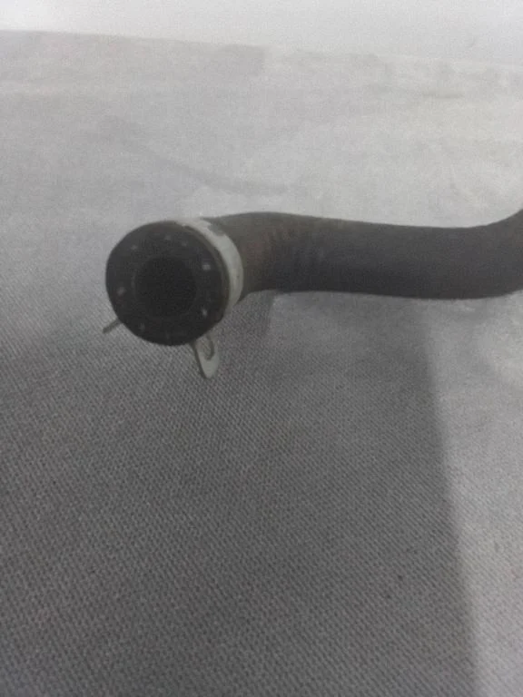 Engine coolant pipe/hose