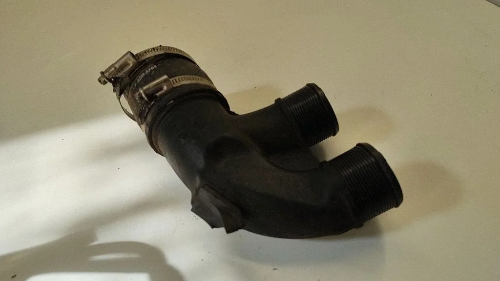 Intercooler hose/pipe F2G36F072BJ