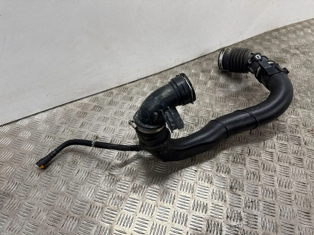 Air intake duct part LX619C623CA