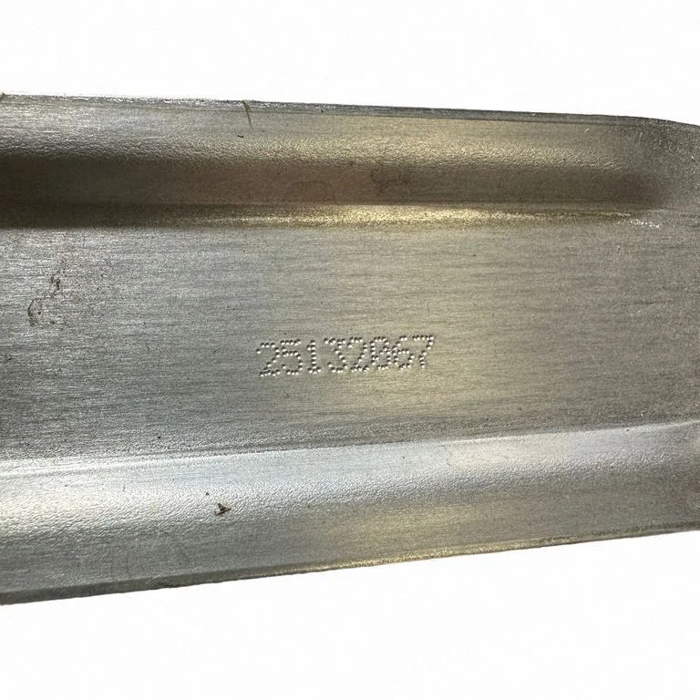 Fuel tank mounting bracket 25121142