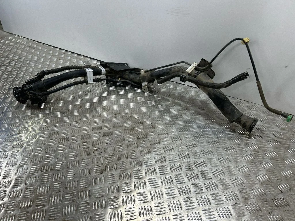 Rura wlewu paliwa 42072AN00A