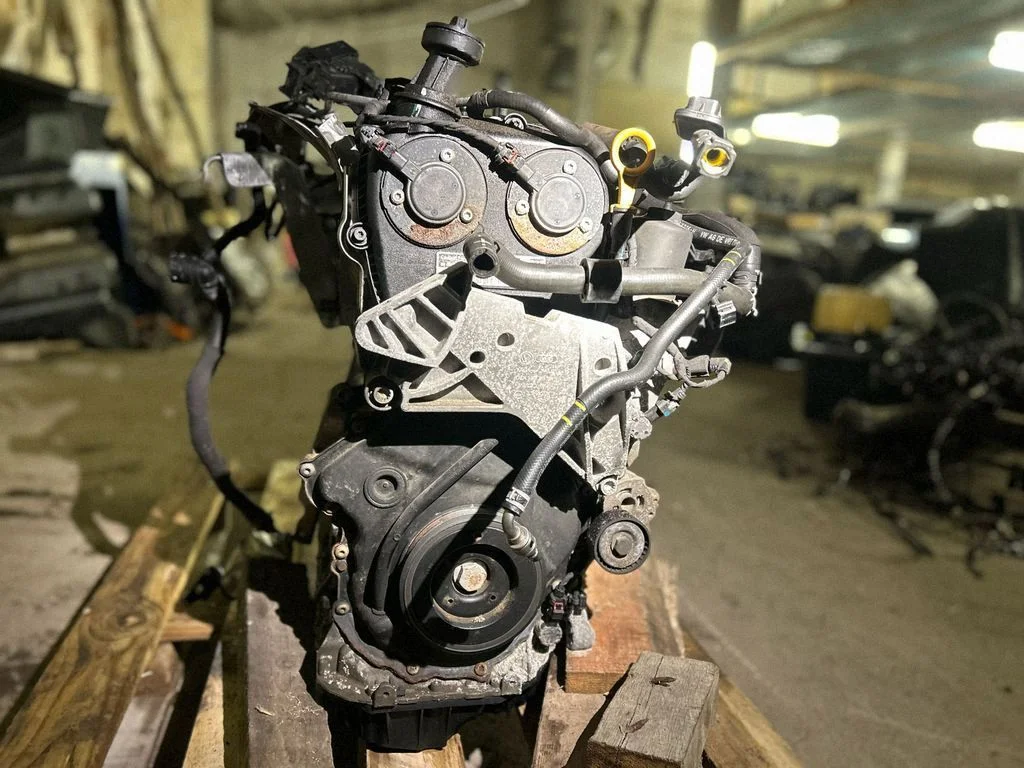 Engine DGU310147