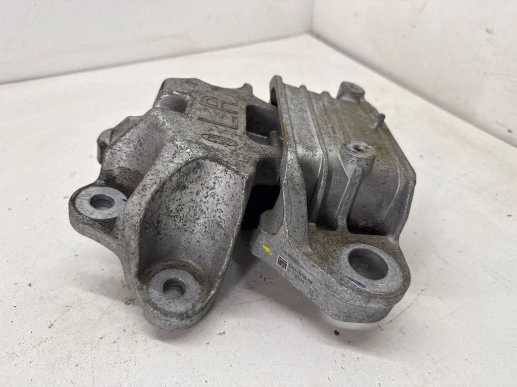 Engine mount bracket LX617M121RB