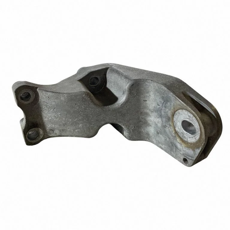 Engine mounting bracket FR3C6B033CB